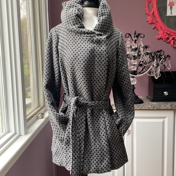 Geometric style coat - Picture 15 of 17
